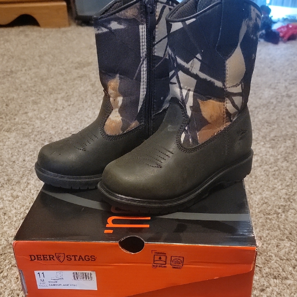 Deer Stags Black and Brown Boots Rugged Design